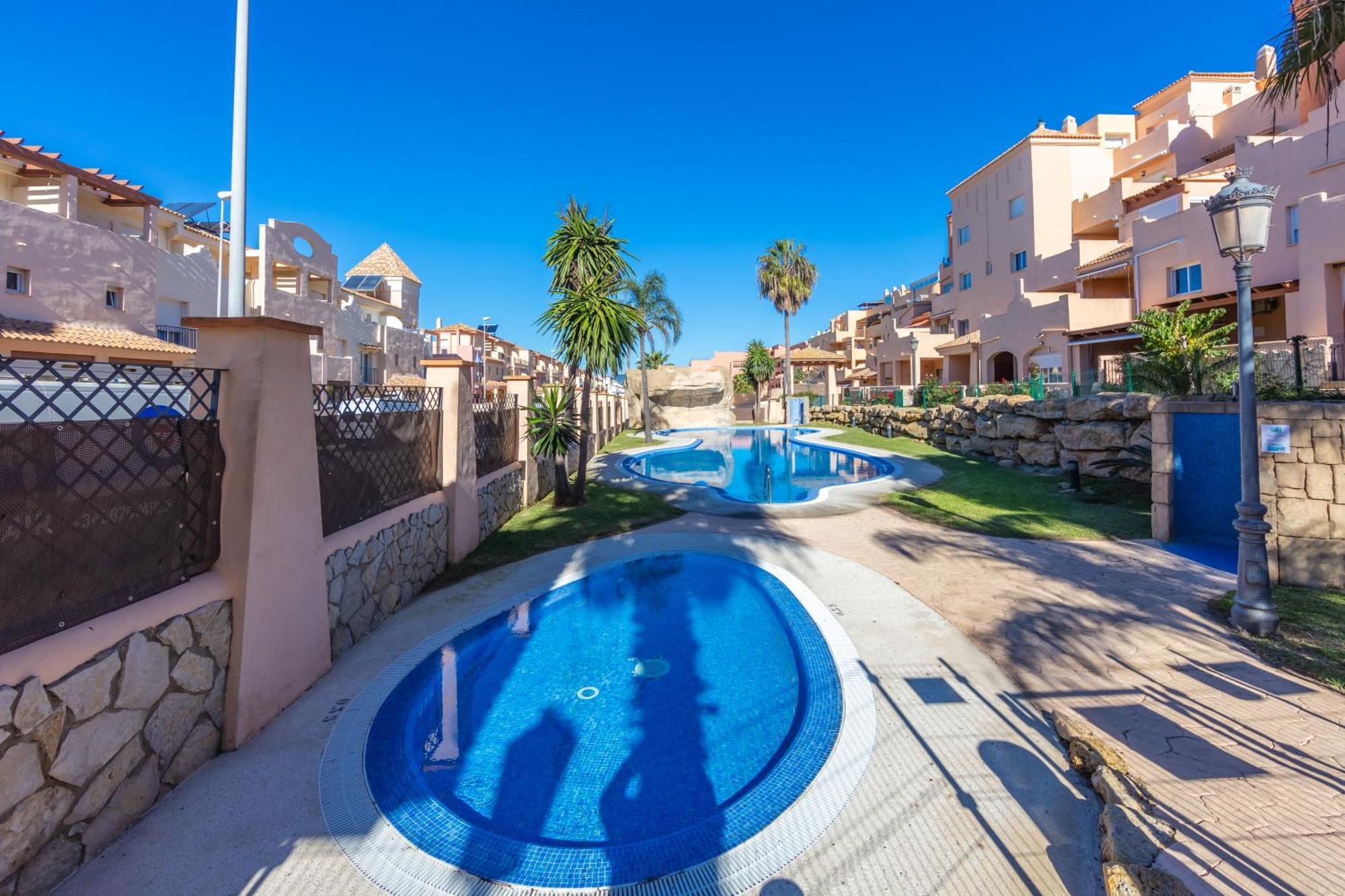 Surf Apartment - Wifi - Parking - Swimming Pool - Patio - Garden Tarifa Exterior photo