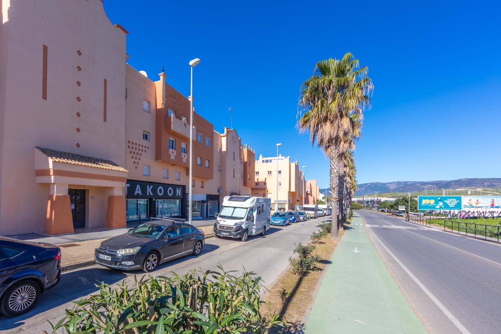 Surf Apartment - Wifi - Parking - Swimming Pool - Patio - Garden Tarifa Exterior photo