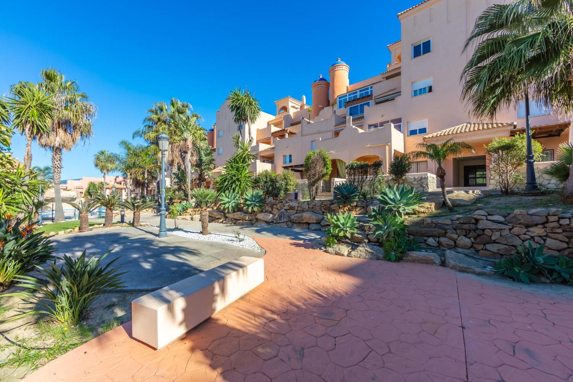 Surf Apartment - Wifi - Parking - Swimming Pool - Patio - Garden Tarifa Exterior photo